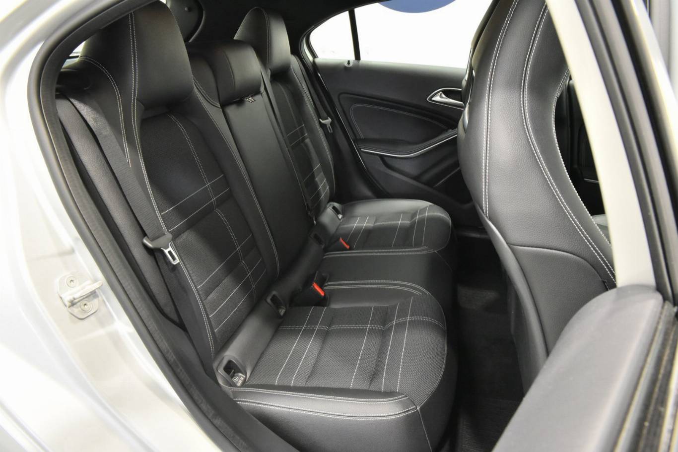 MERCEDES-BENZ A 180 53