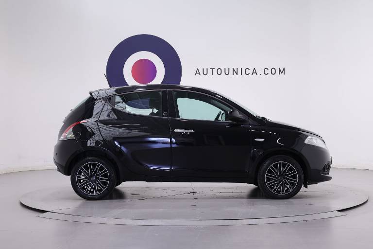 LANCIA Ypsilon 4