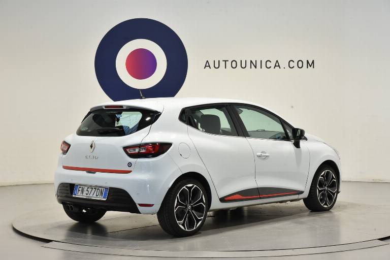 RENAULT Clio 30