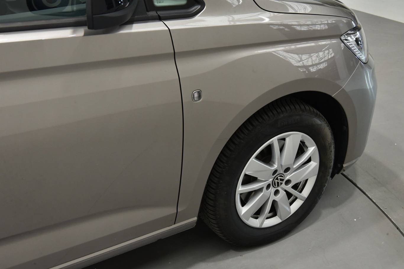 VOLKSWAGEN Caddy 52