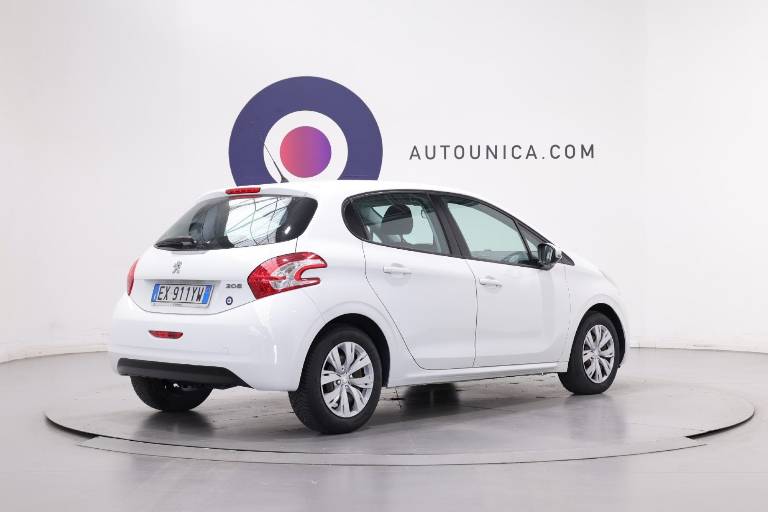 PEUGEOT 208 46