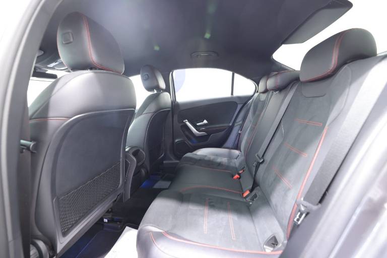 MERCEDES-BENZ A 180 36