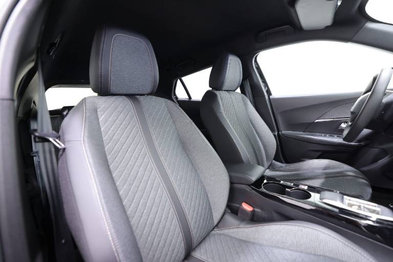 PEUGEOT 2008 47