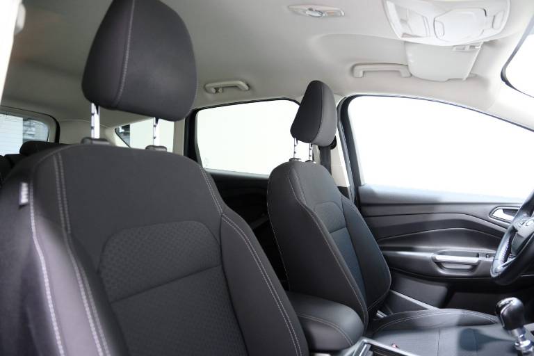 FORD Kuga 56