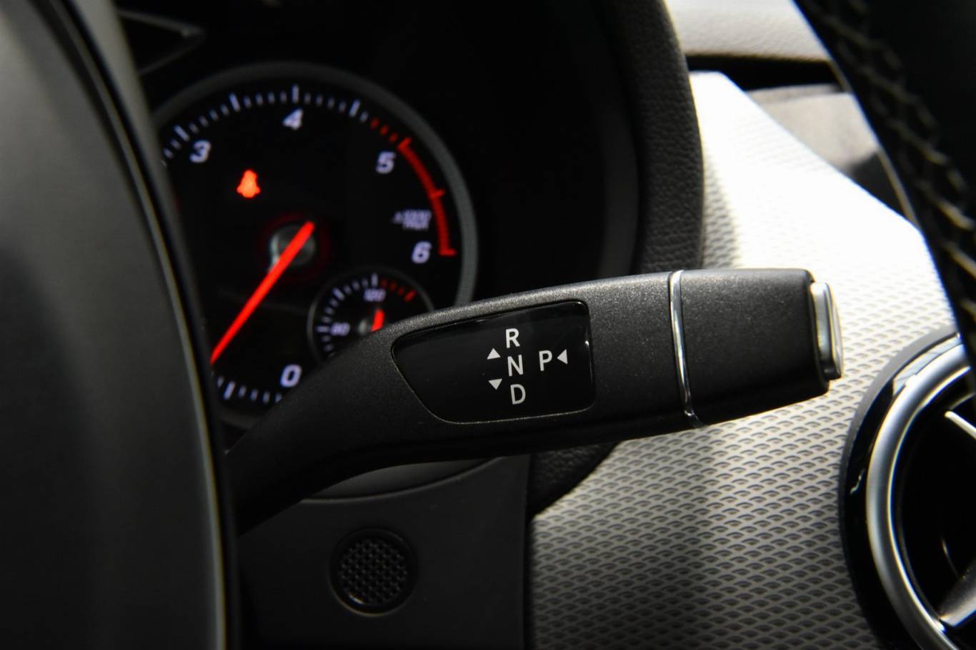 MERCEDES-BENZ B 200 9