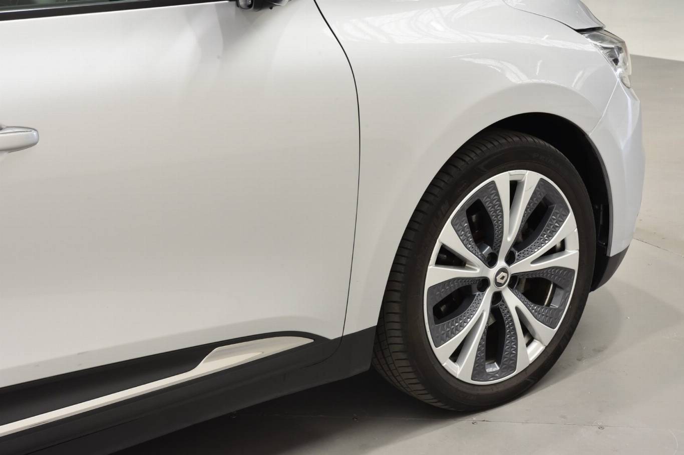 RENAULT Grand Scenic 49