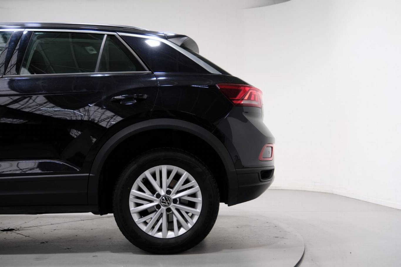 VOLKSWAGEN T-Roc 42