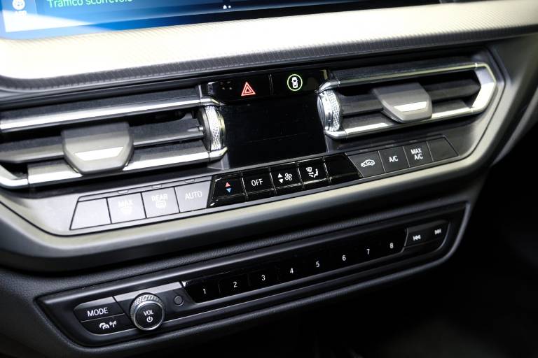 BMW 220 33
