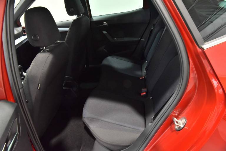 SEAT Arona 37