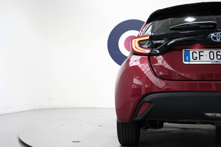 TOYOTA Yaris 51