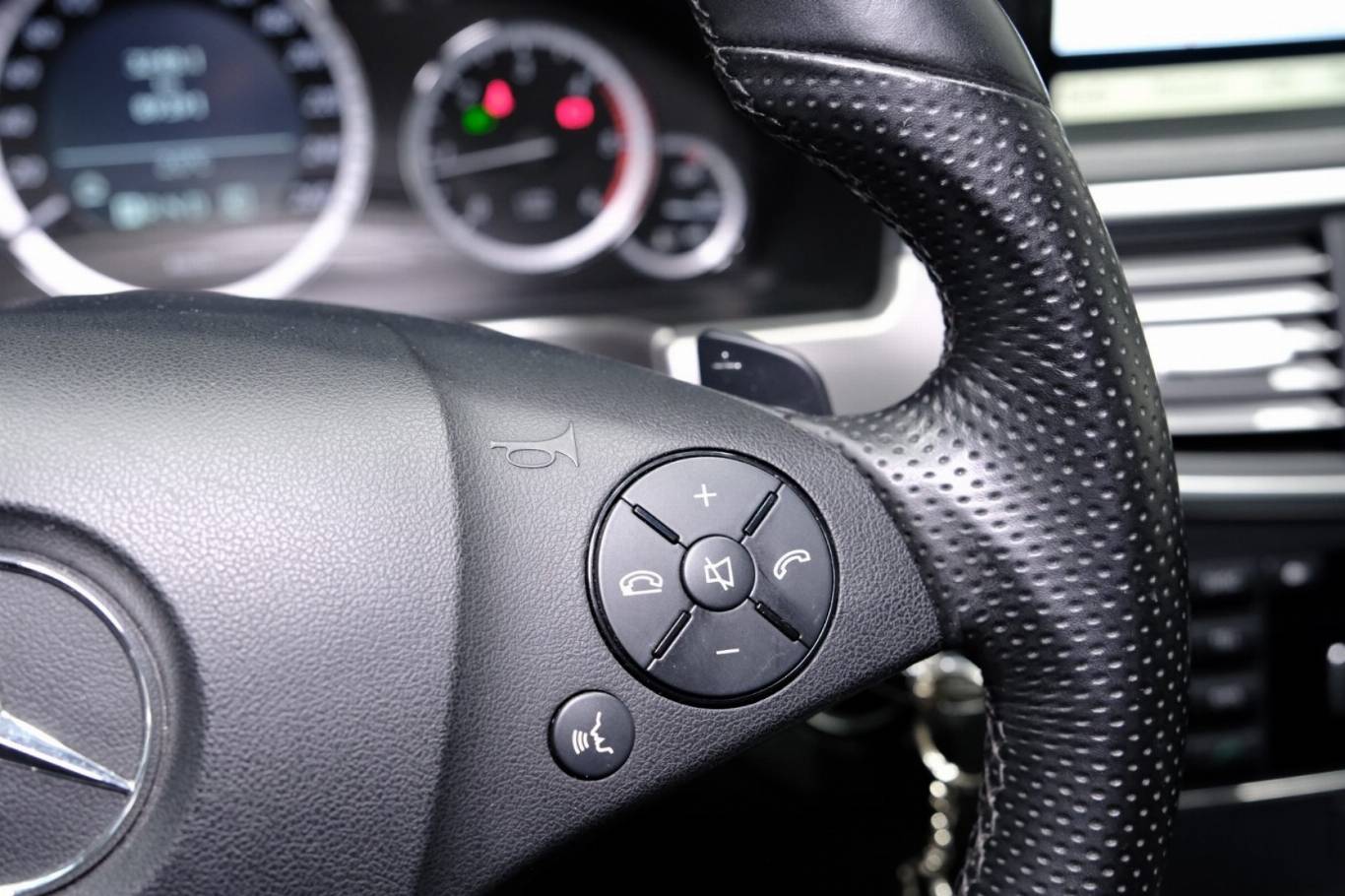 MERCEDES-BENZ E 250 23