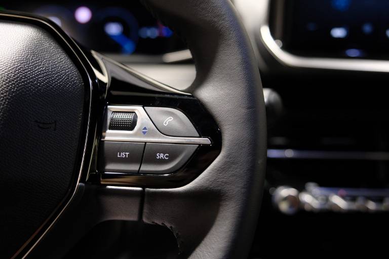 PEUGEOT 2008 23