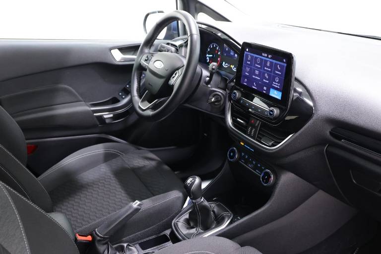 FORD Fiesta 38