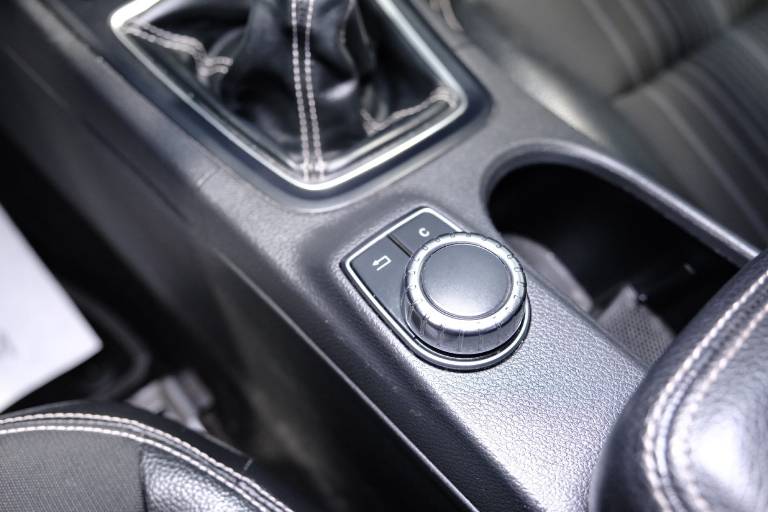 MERCEDES-BENZ B 200 28