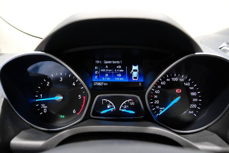 FORD Kuga 8