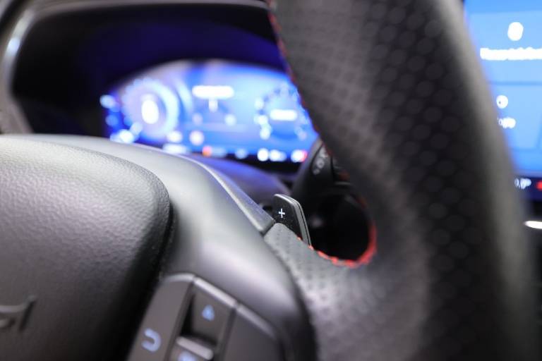 FORD Focus 25