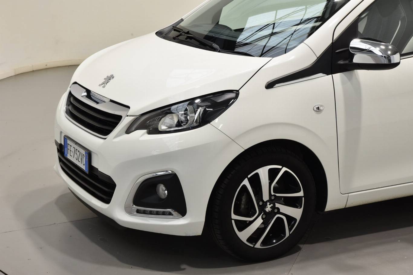 PEUGEOT 108 19