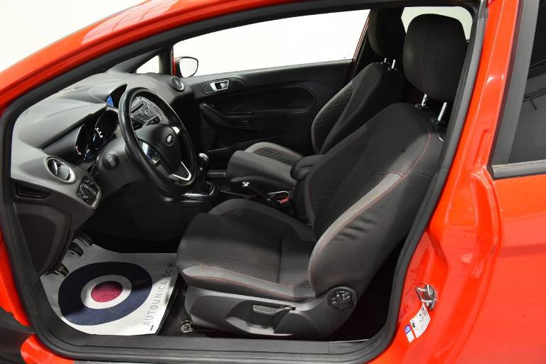 FORD Fiesta 4