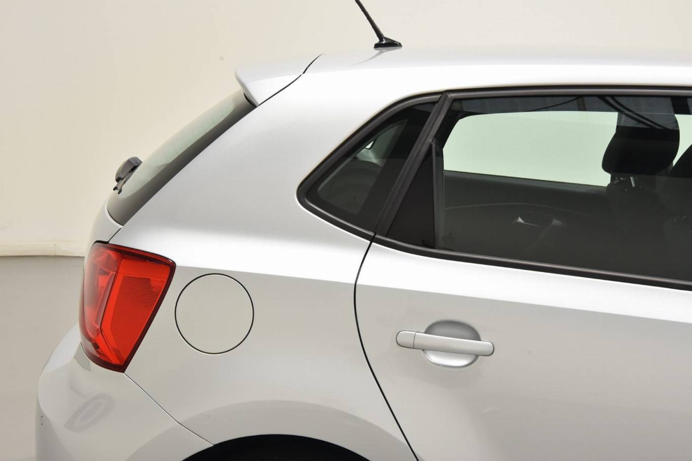 VOLKSWAGEN Polo 34