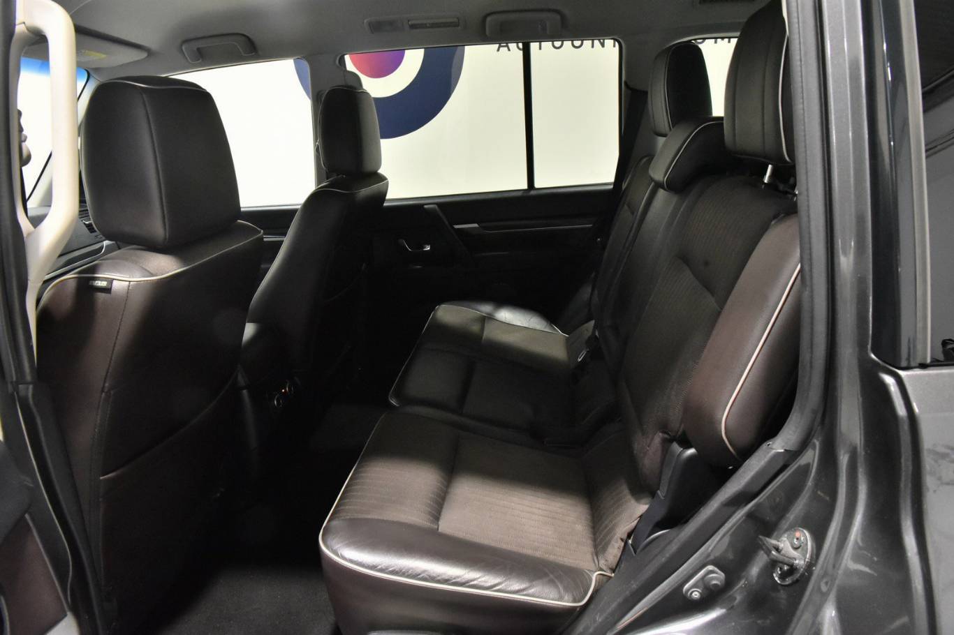 MITSUBISHI Pajero 31