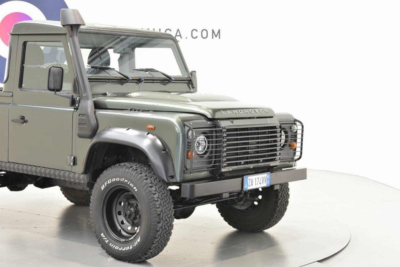 LAND ROVER Defender 36