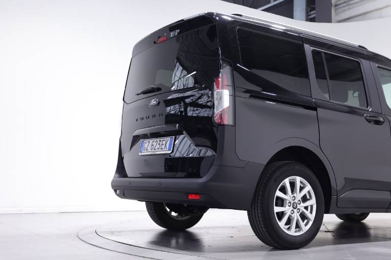 FORD Tourneo Courier 43