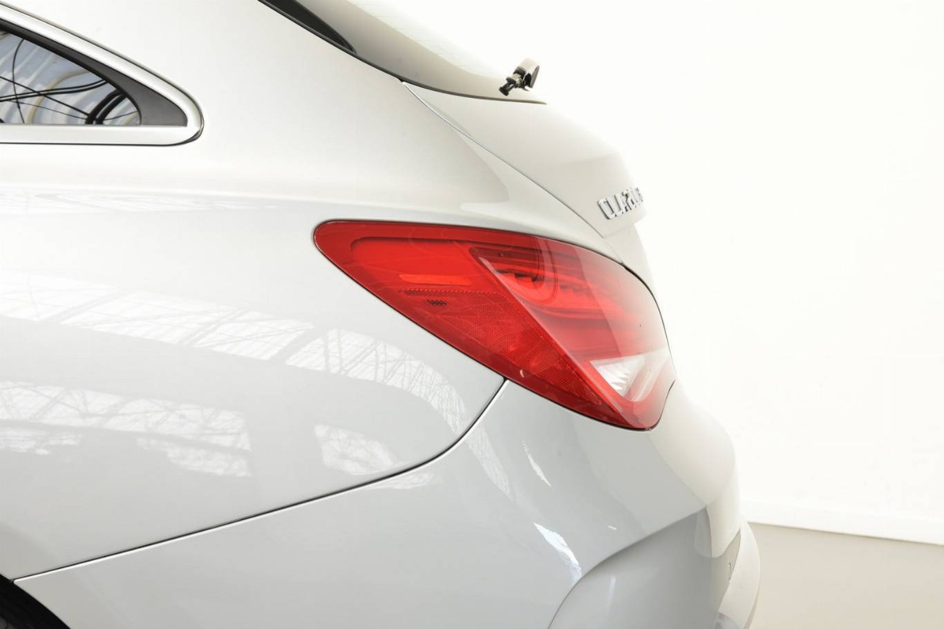 MERCEDES-BENZ CLA 200 42