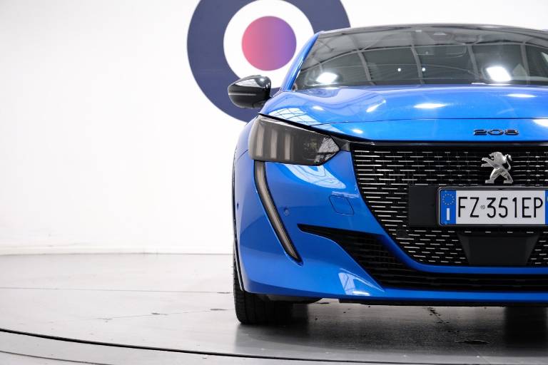 PEUGEOT 208 53