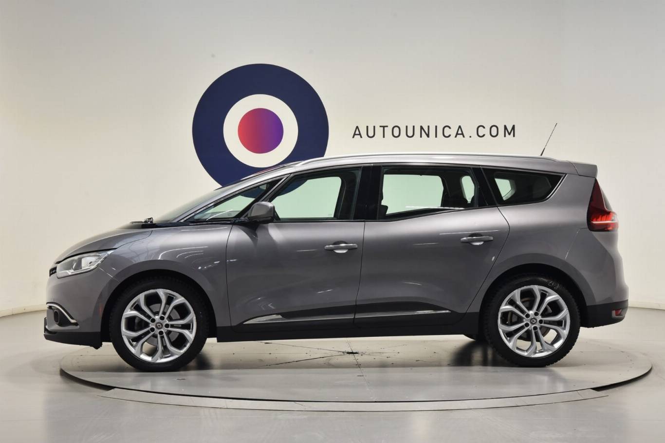 RENAULT Grand Scenic 26