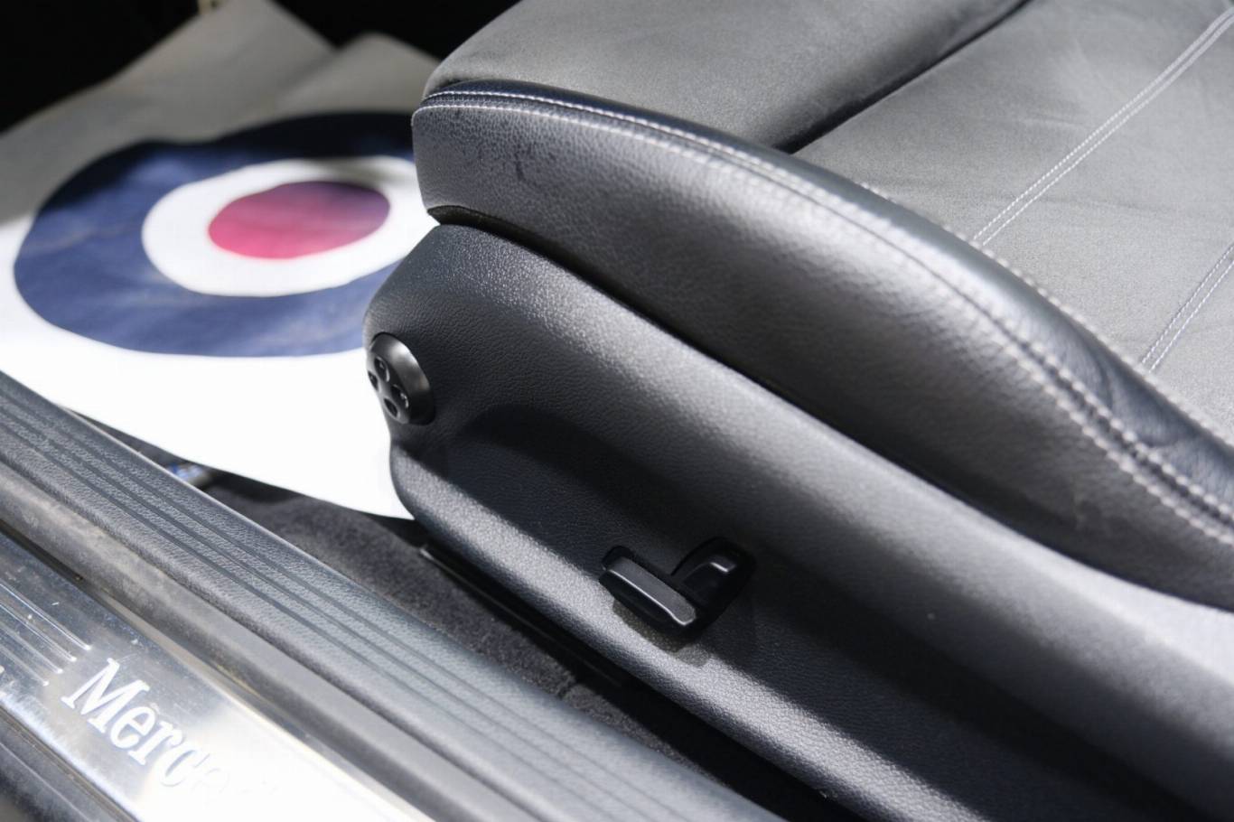 MERCEDES-BENZ C 220 23