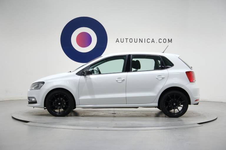 VOLKSWAGEN Polo 18