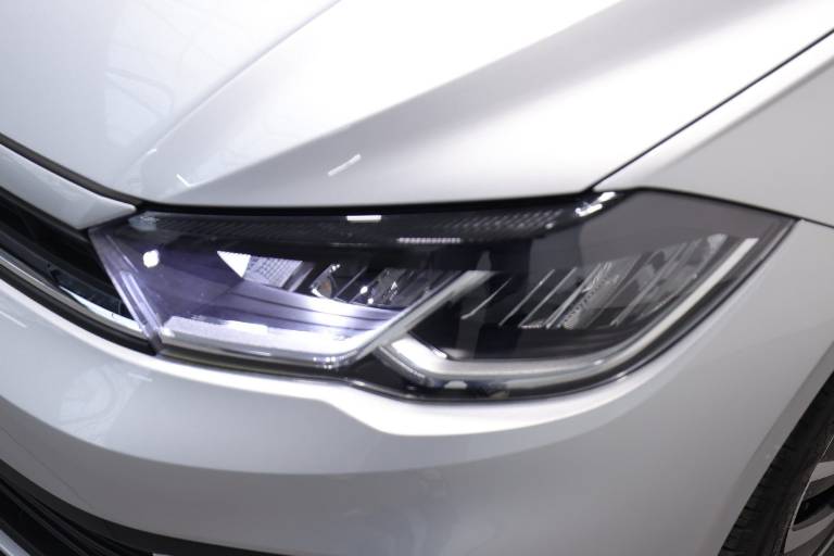 VOLKSWAGEN Polo 43