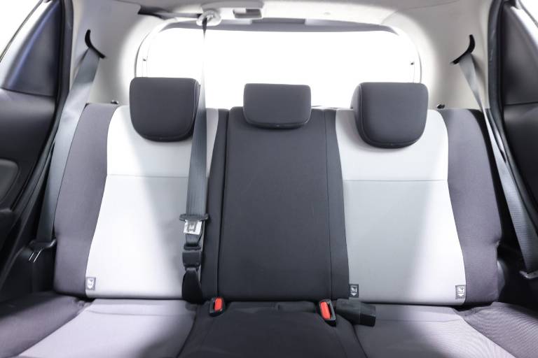 TOYOTA Yaris 31