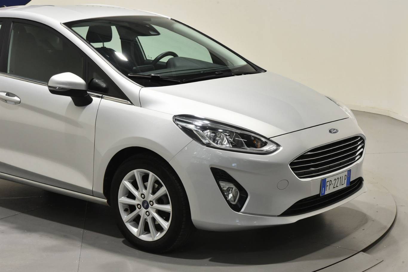 FORD Fiesta 16