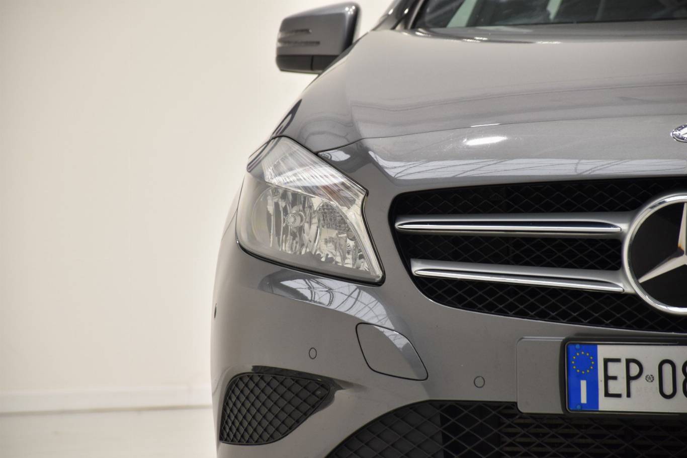 MERCEDES-BENZ A 180 52