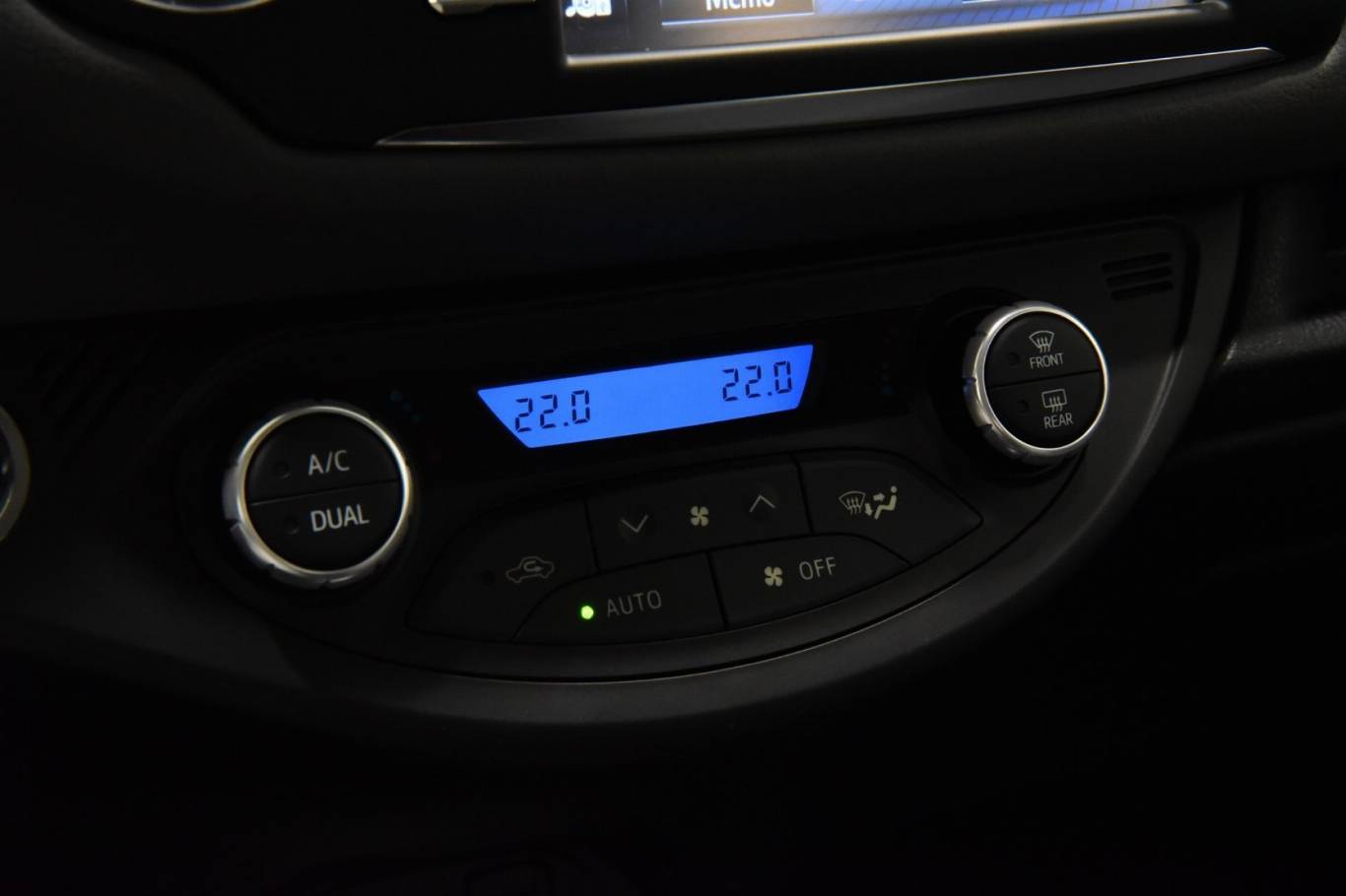 TOYOTA Yaris 16