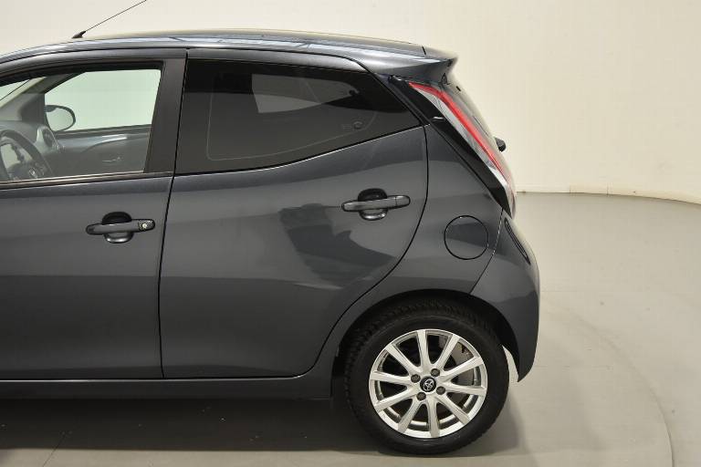 TOYOTA Aygo 46