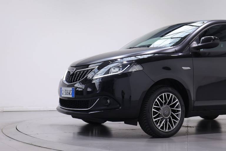 LANCIA Ypsilon 11
