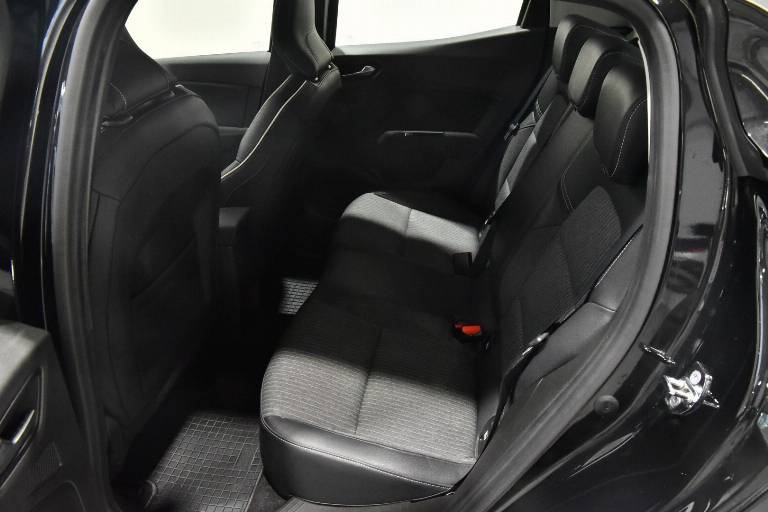 RENAULT Clio 29