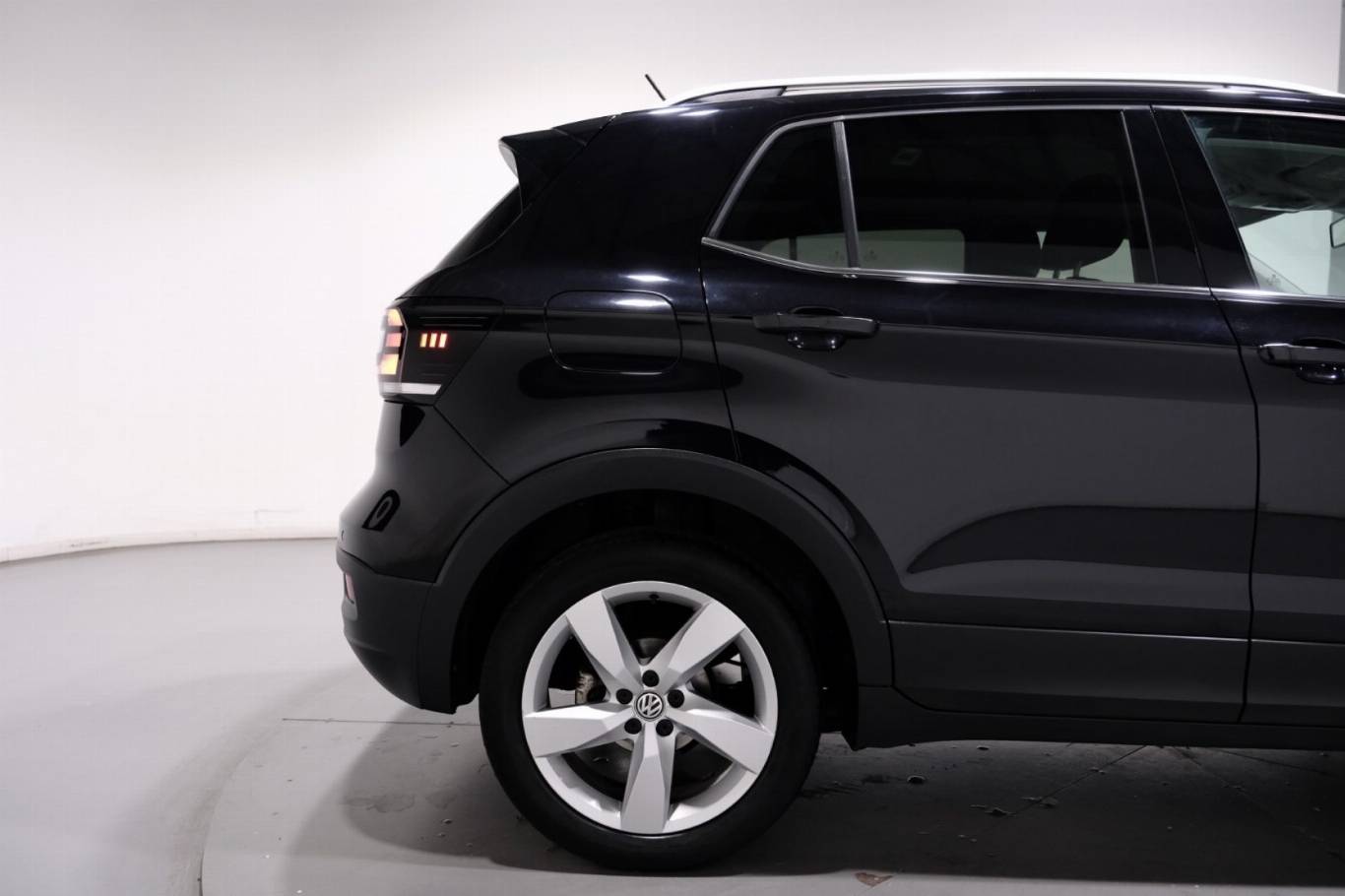 VOLKSWAGEN T-Cross 53