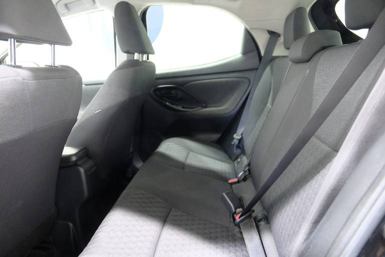TOYOTA Yaris 36