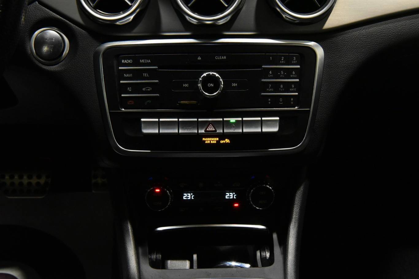 MERCEDES-BENZ GLA 180 36