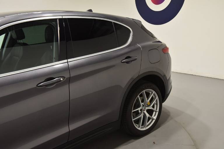 ALFA ROMEO Stelvio 45