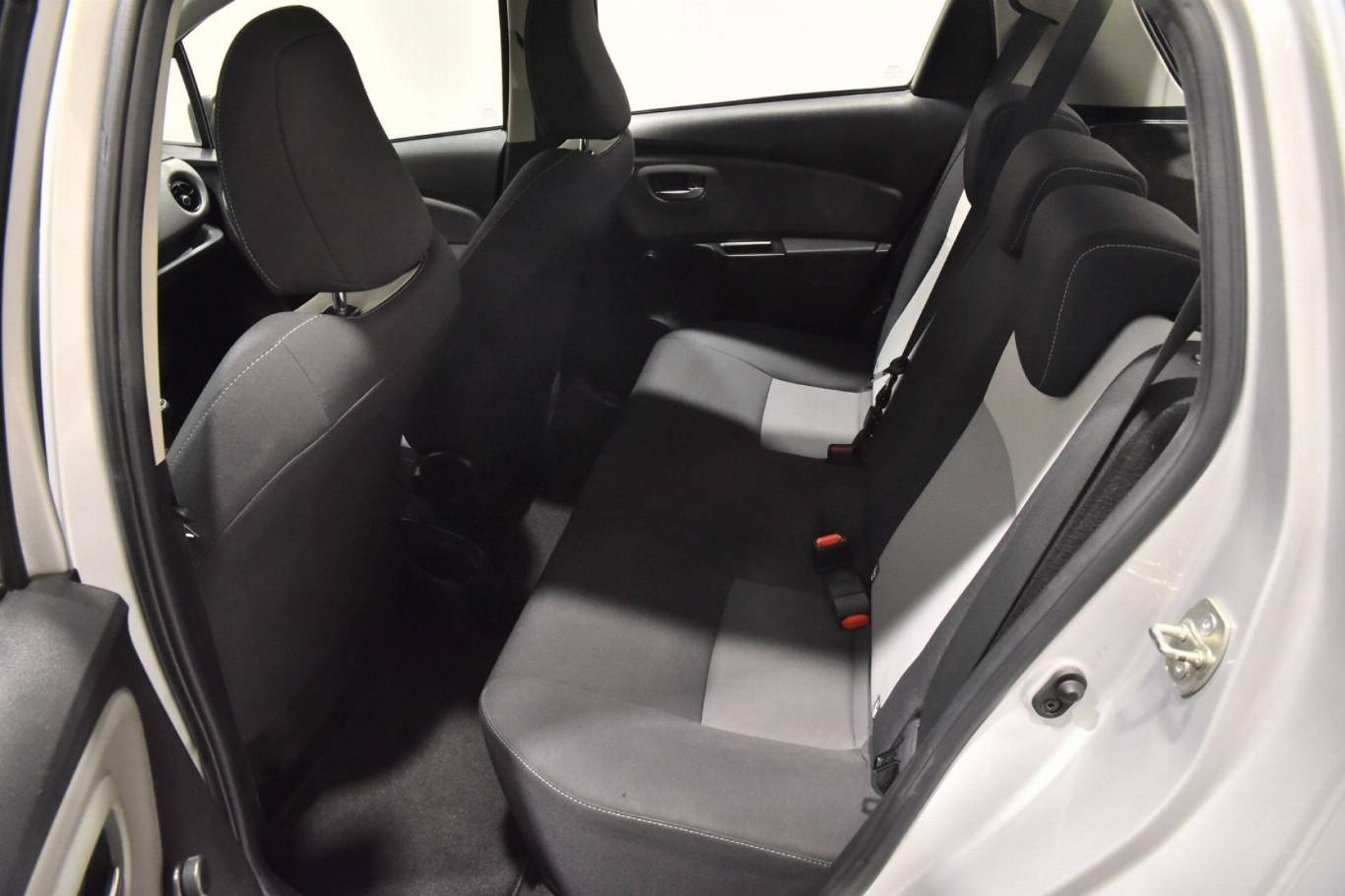 TOYOTA Yaris 30