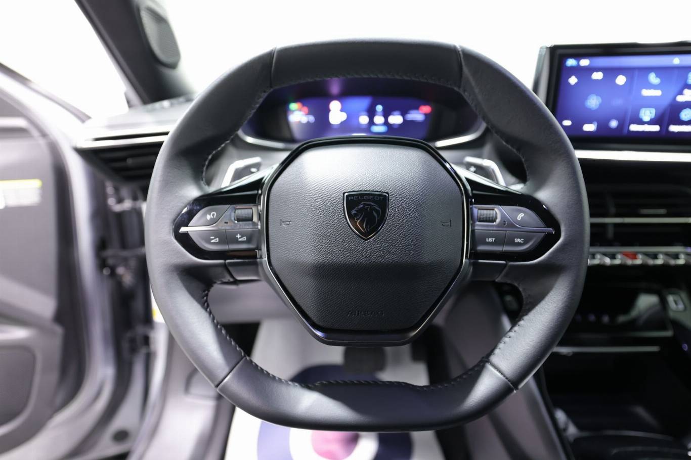PEUGEOT 2008 7