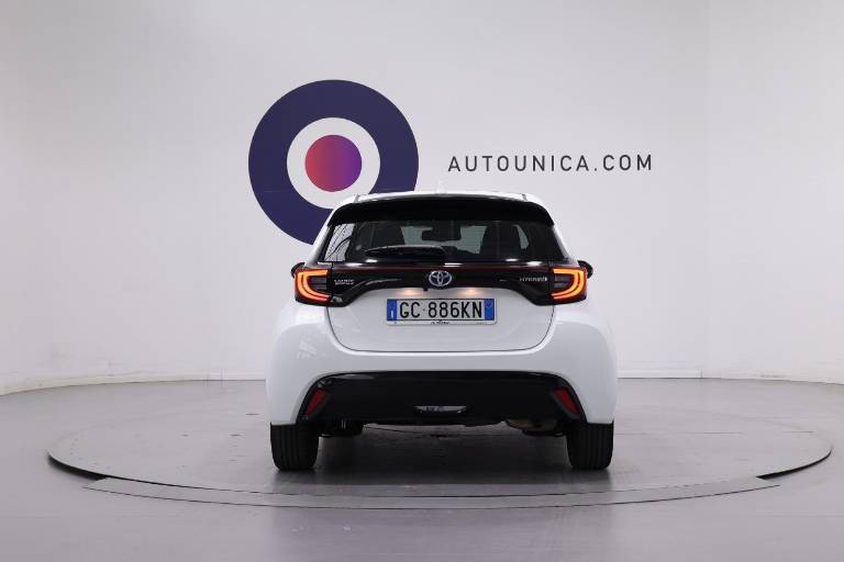 TOYOTA Yaris 16