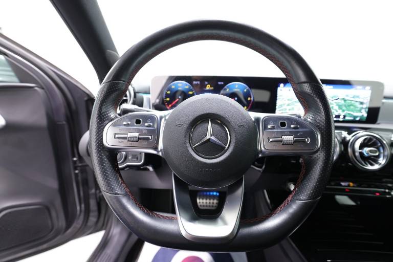 MERCEDES-BENZ A 180 7