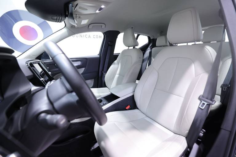 VOLVO XC40 14