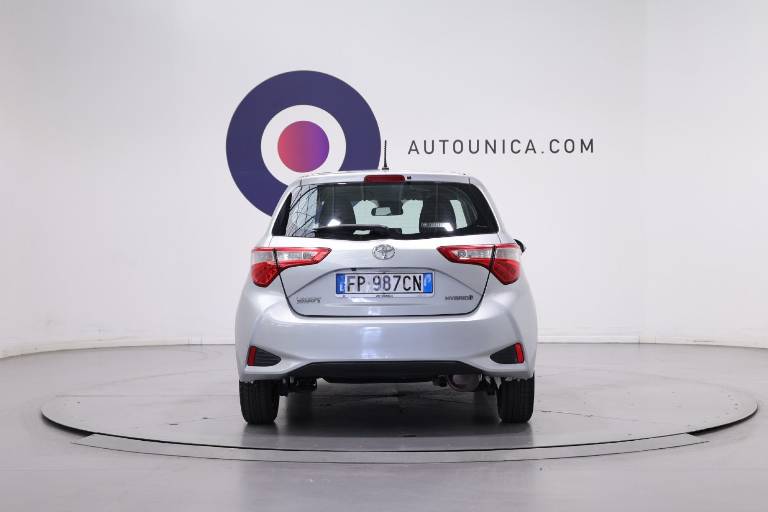 TOYOTA Yaris 15