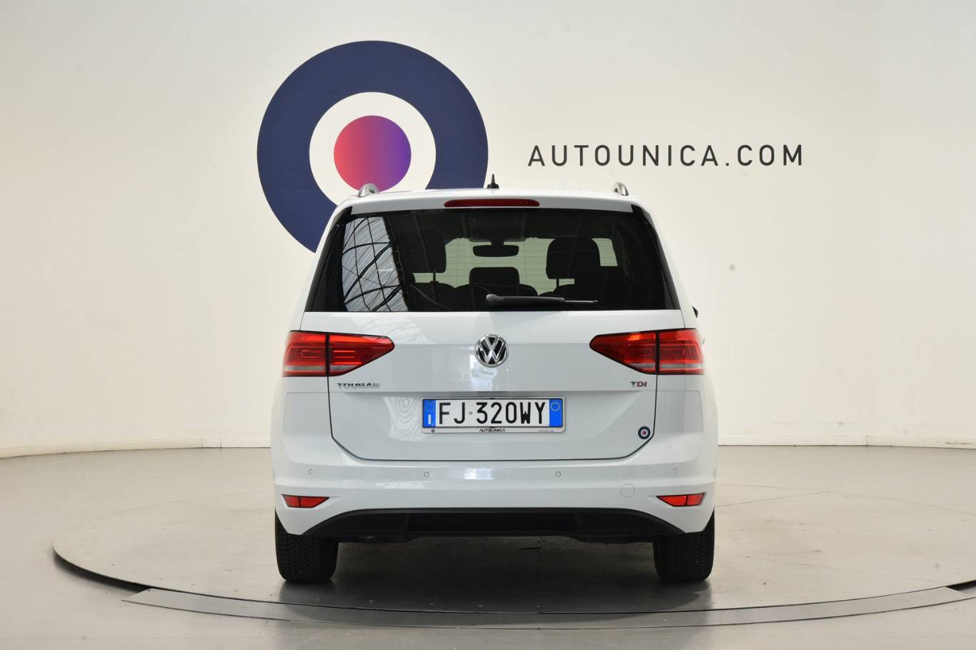 VOLKSWAGEN Touran 6
